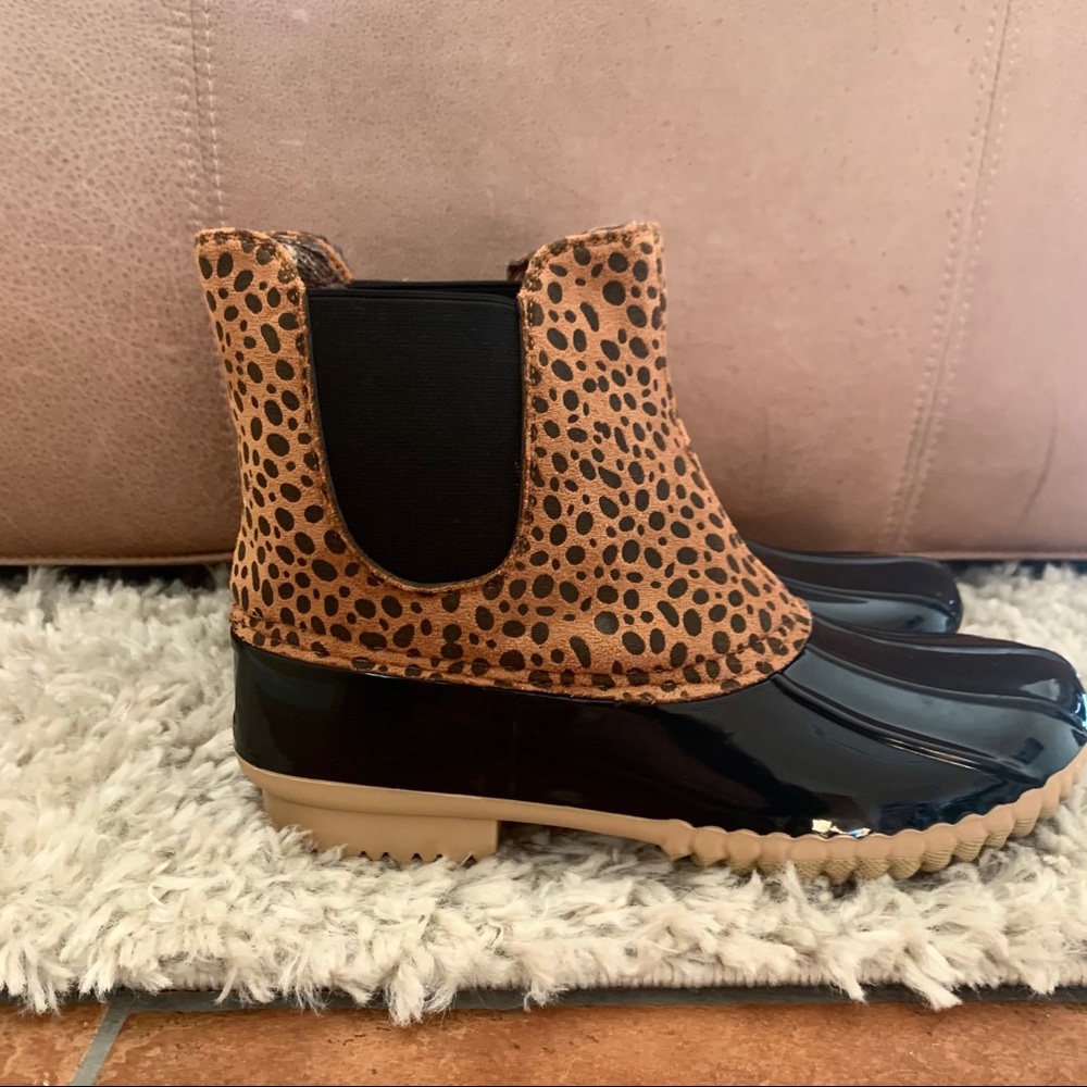 pull on leopard print duck boots
